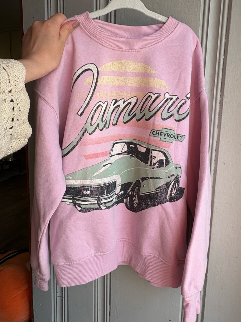 GM Girls 10 Logo Pink Sweatshirt - Branded Graphic Crewneck Chevy Camaro